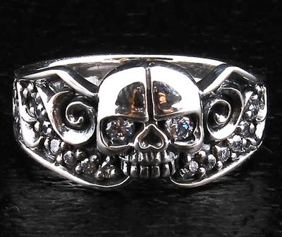 Gothic Diamond Skull Ring - Click Image to Close